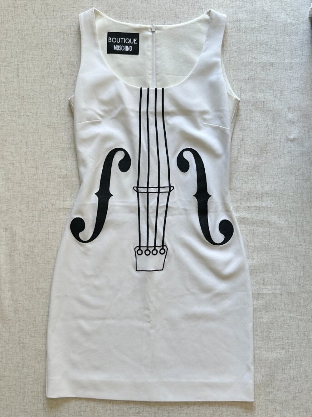 Boutique Moschino White Violin Embroidered Shift Dress US 2 Italy 36 - Picture 5 of 13